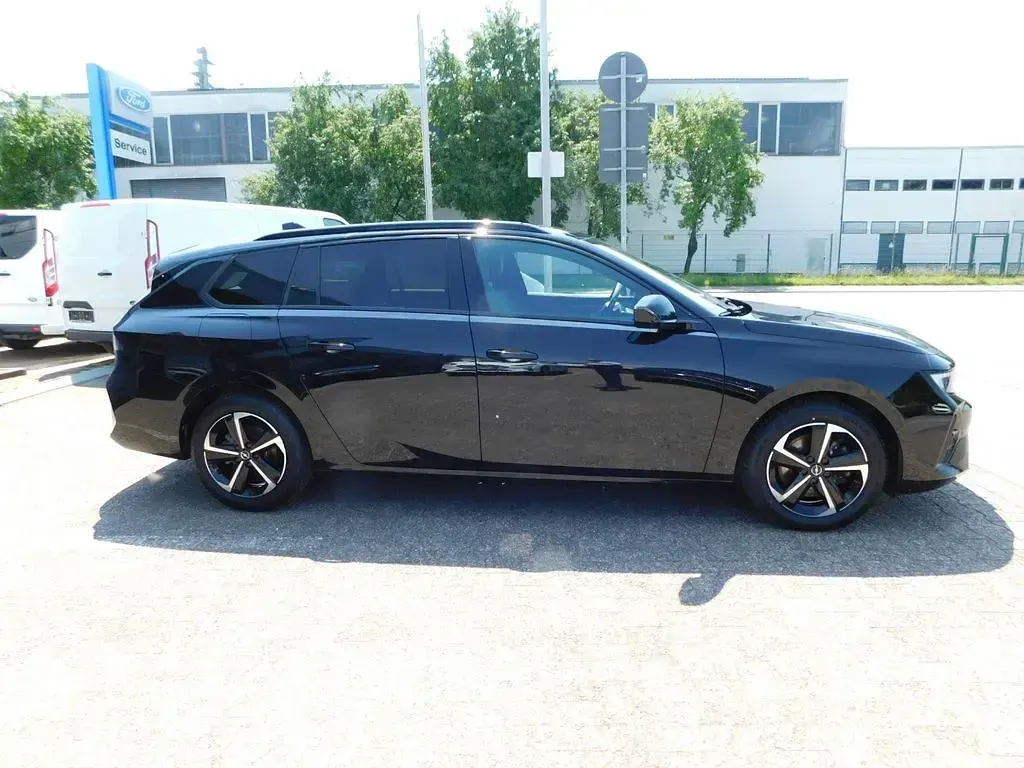 Gebraucht Opel Astra 131 PS (96 kW) 2025 Schwarz Kleinwagen