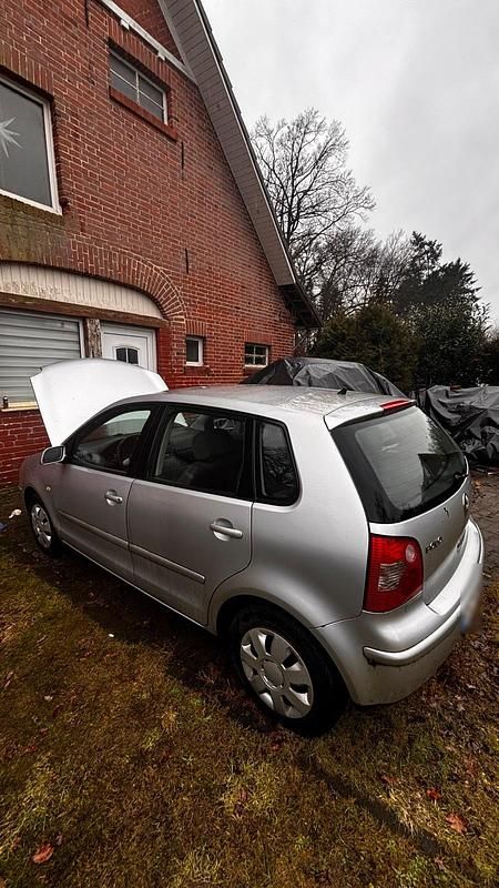 Gebraucht VW Polo 64 PS (47 kW) 2004 Silber Kleinwagen