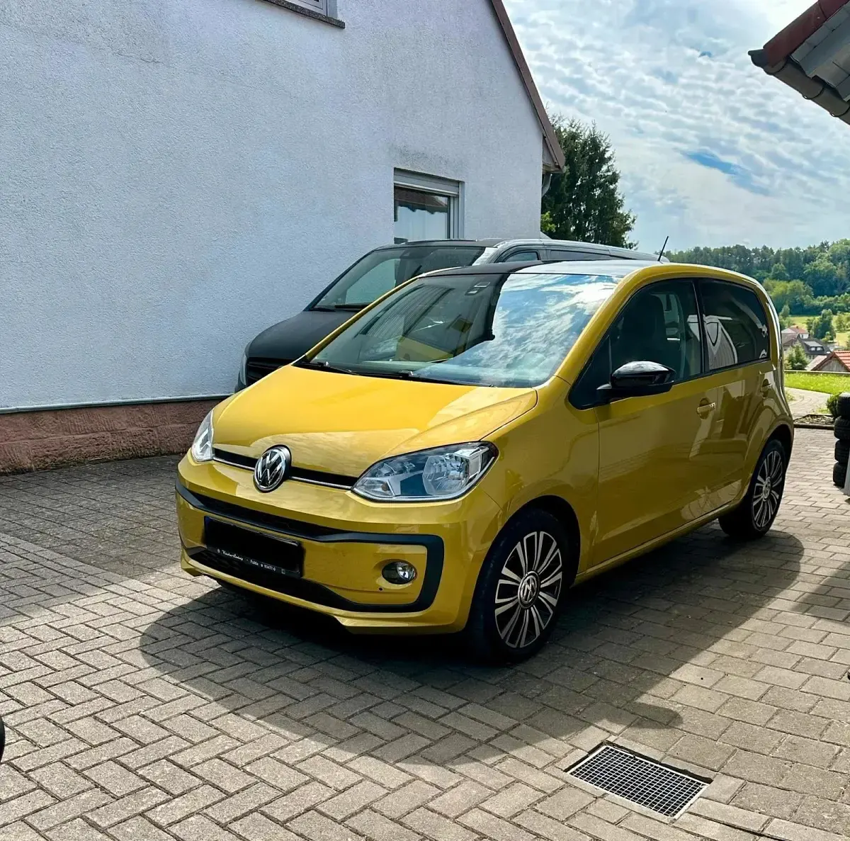 Gebraucht VW up! high up! 75 PS (55 kW) 2017 Kleinwagen