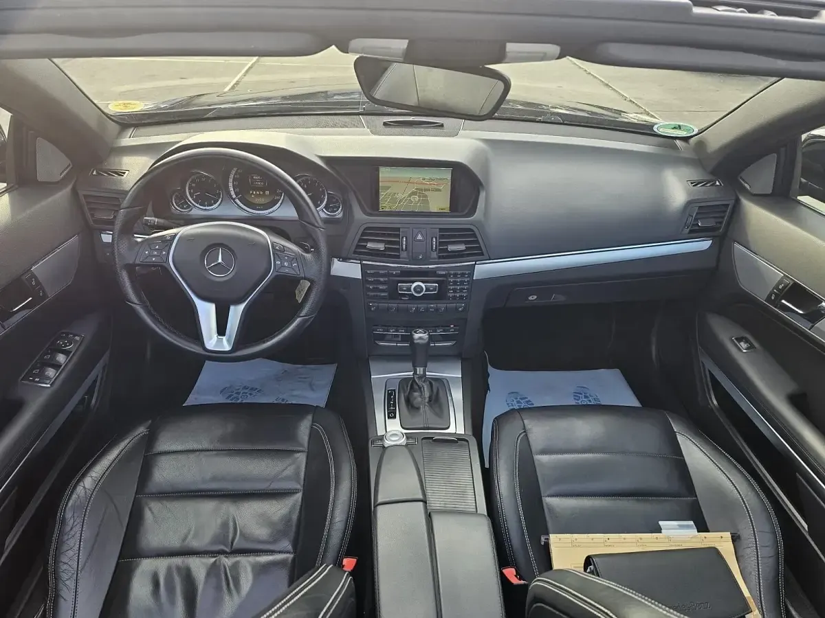 Second-hand Mercedes E200 184 CP (135 kW) 2012 Negru Cabrio