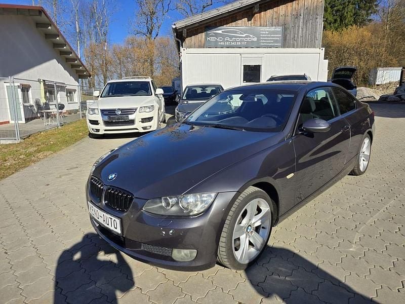 Gebraucht BMW 330 Shadowline 272 PS (200 kW) 2007 Grau Coupé