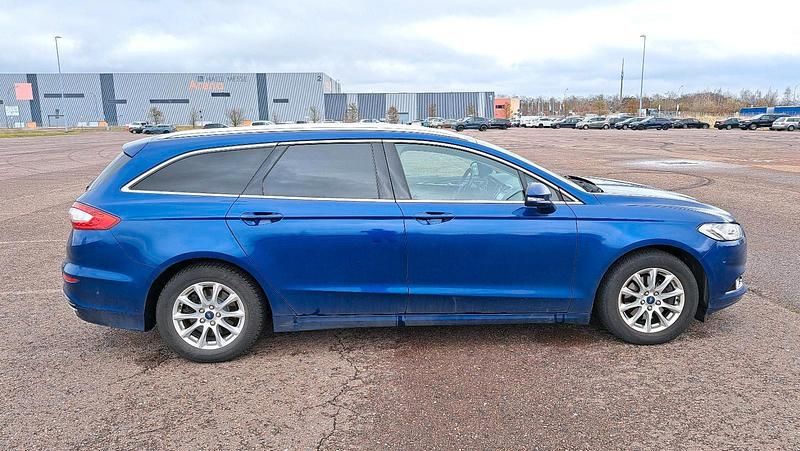 Gebraucht Ford Mondeo Titanium 180 PS (132 kW) 2016 Blau Kombi