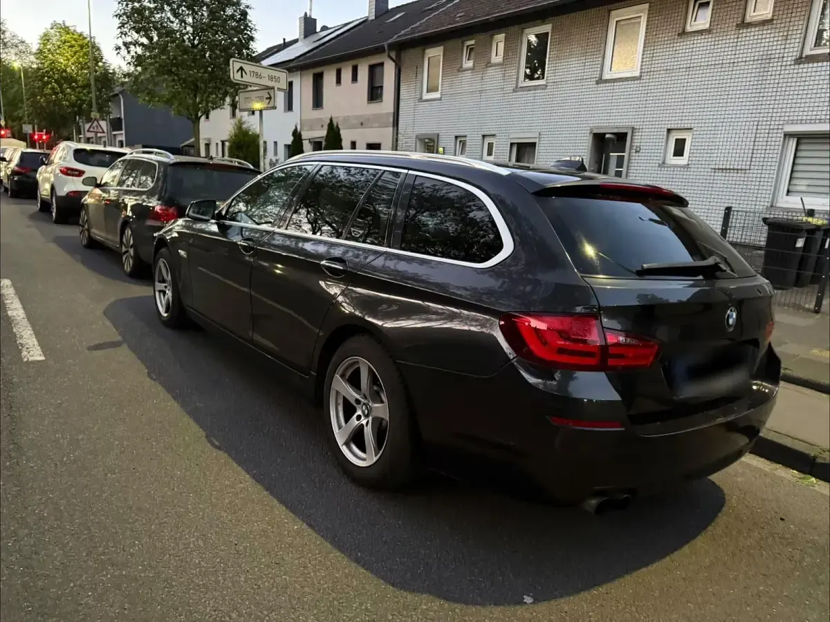 Gebraucht BMW 523 204 PS (150 kW) 2011 Grau Kombi