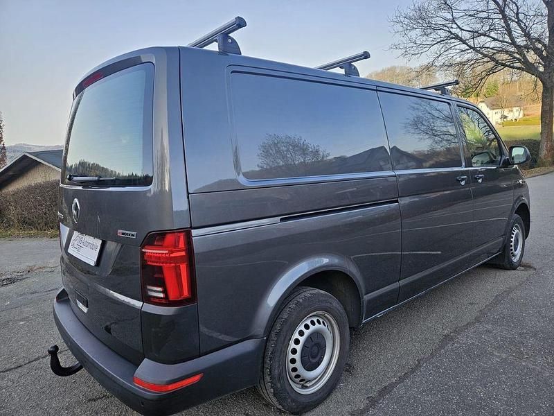 Gebraucht VW T6.1 150 PS (110 kW) 2020 Grau Van