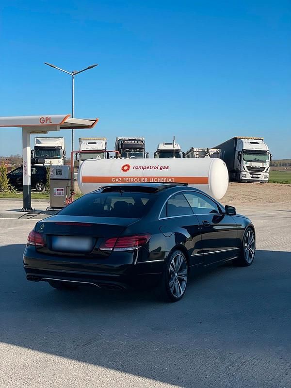 Gebraucht Mercedes E350 252 PS (185 kW) 2014 Coupé