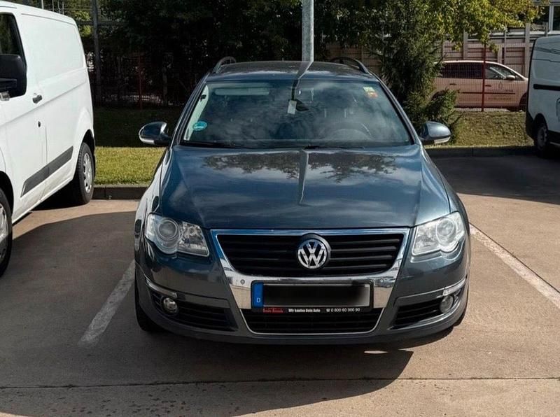Grau Gebraucht 2011 VW Passat Kombi | 3.800 € (Superpreis) - Bild 1/4