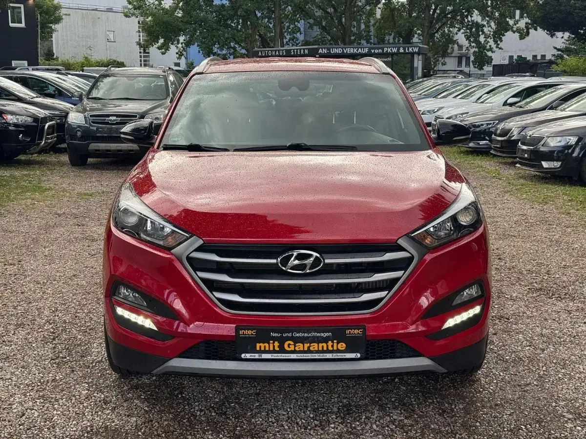 Gebraucht Hyundai Tucson 177 PS (130 kW) 2018 Rot SUV