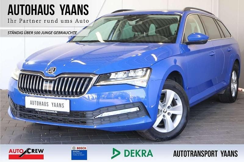 Blau Gebraucht 2022 Skoda Superb Ambition Kombi | 16.989 € (Guter Preis) - Bild 1/4
