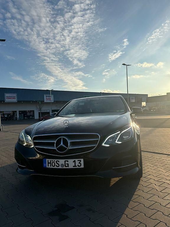 Gebraucht Mercedes E400 AMG 333 PS (244 kW) 2013 Schwarz Limousine