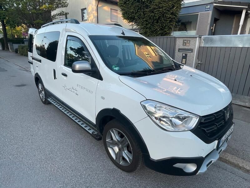 Weiß Gebraucht 2019 Dacia Dokker Stepway Van | 13.900 € (Teuer) - Bild 1/4