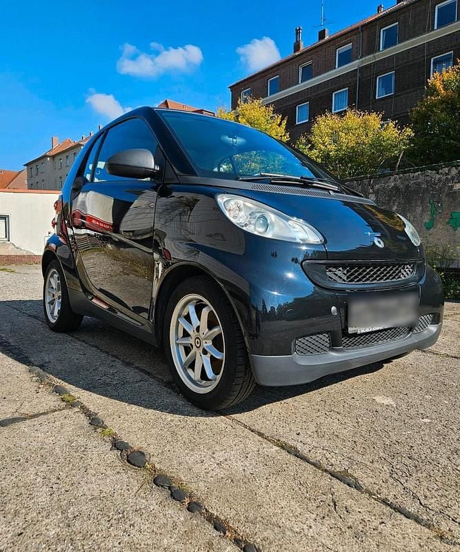Schwarz Gebraucht 2010 Smart ForTwo Coupé Kleinwagen | 3.100 € (Guter Preis) - Bild 1/4
