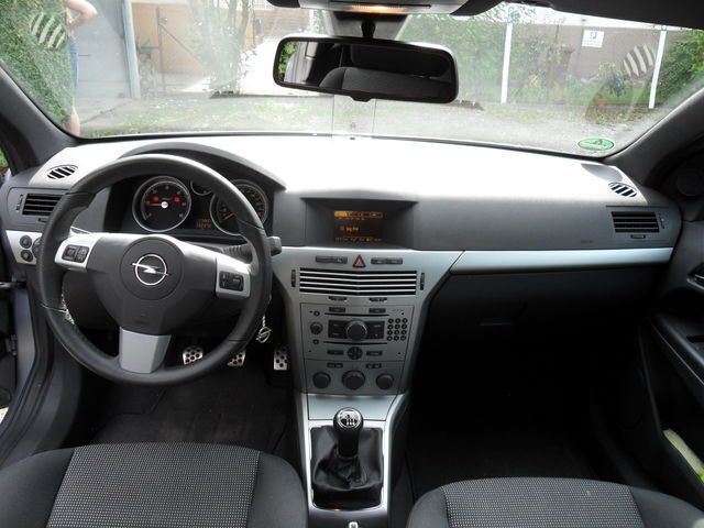 Gebraucht Opel Astra GTC Cosmo 150 PS (110 kW) 2007 Grau metallic Coupé