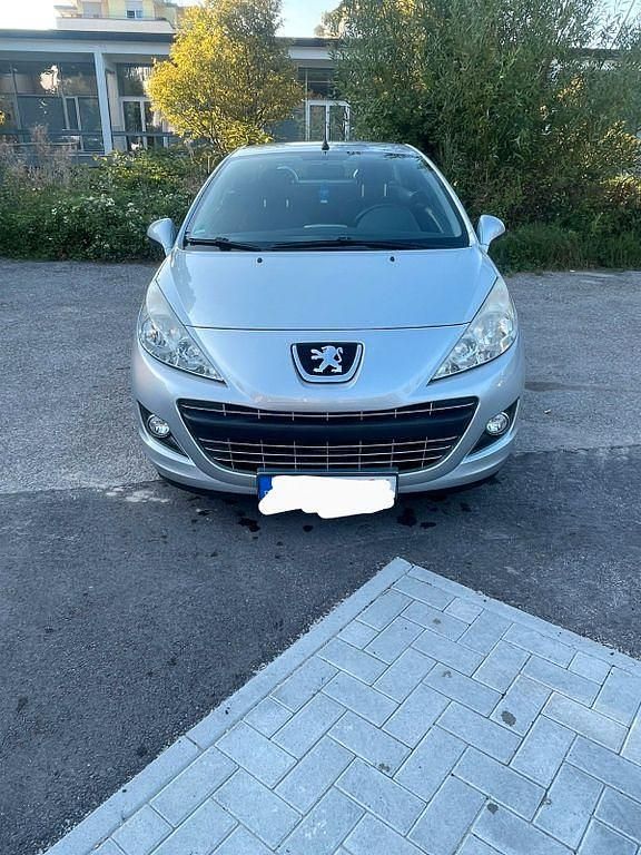 Silber Gebraucht 2010 Peugeot 207 CC Filou Cabrio | 2.890 € (Fairer Preis) - Bild 1/4