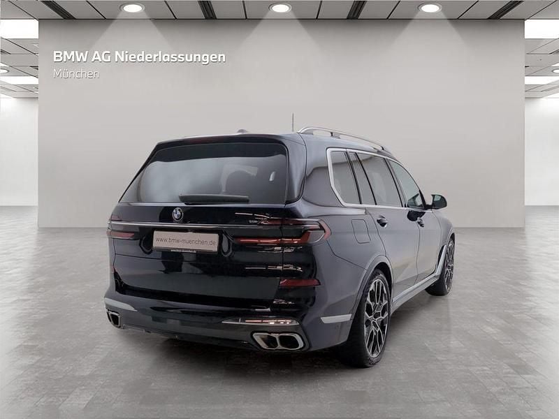 Gebraucht BMW X7 M Sport 530 PS (389 kW) 2023 Schwarz SUV