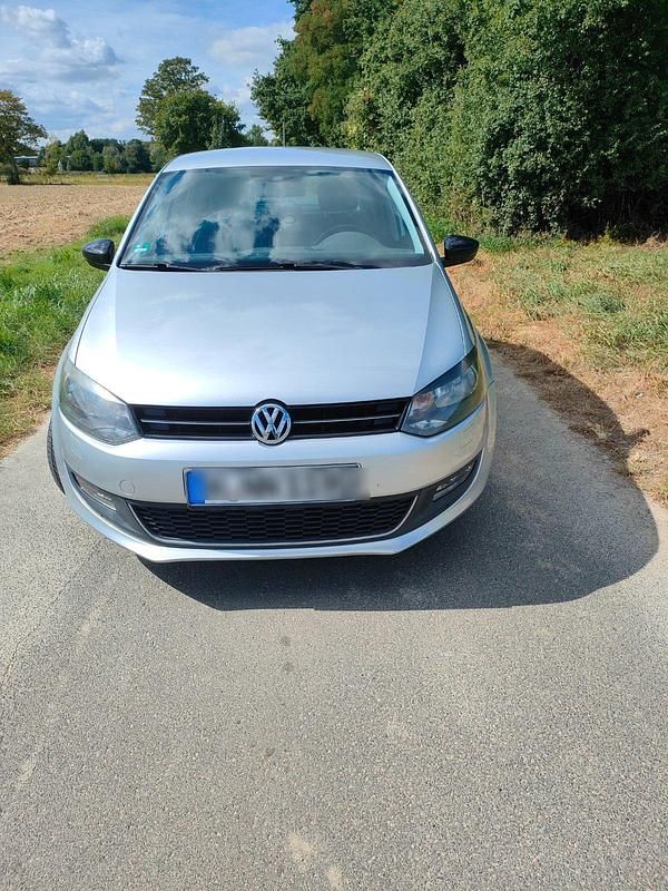 Silber Gebraucht 2012 VW Polo Match Kleinwagen | 7.450 € (Fairer Preis) - Bild 1/4