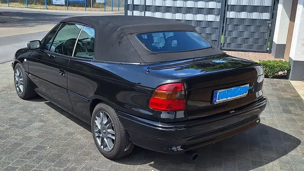 Gebraucht Opel Astra Cabriolet Edition 116 PS (85 kW) 1998 Schwarz Cabrio