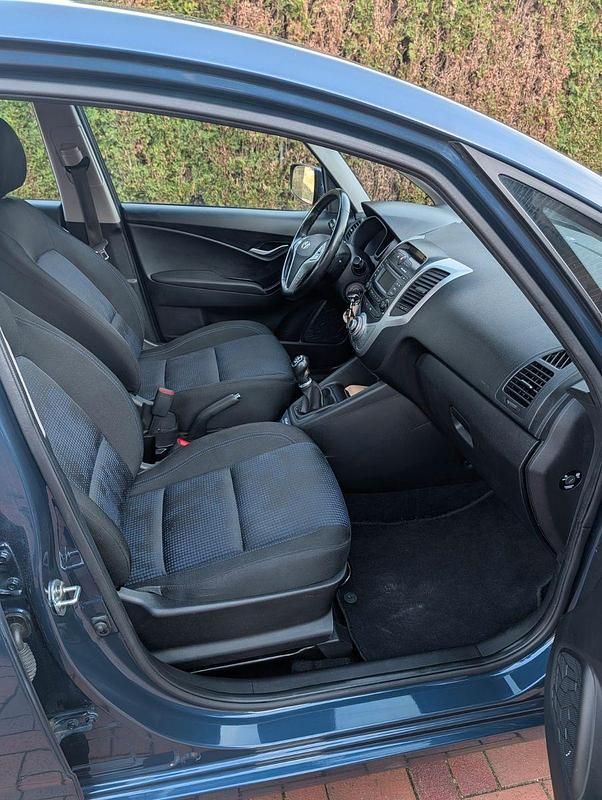 Gebraucht Hyundai i20 Space Plus 90 PS (66 kW) 2018 Blau Van / Kleinbus