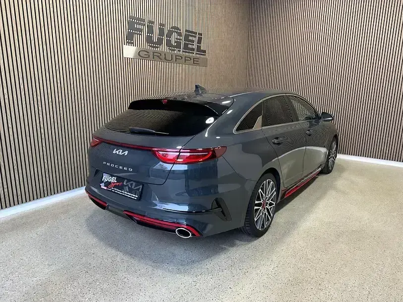 Używany Kia ProCeed GT 204 KM (150 kW) 2024 Szary Hatchback