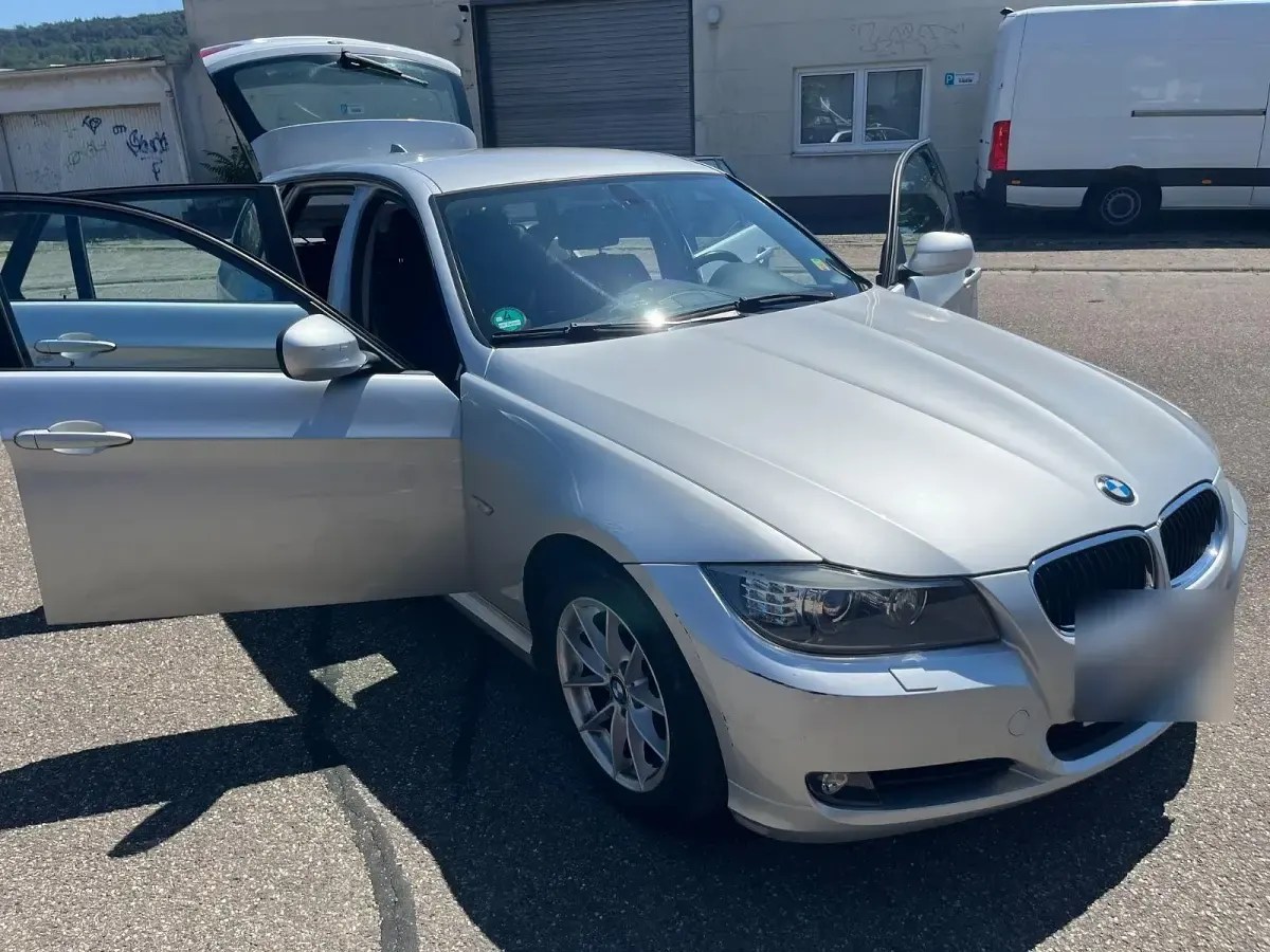 Gebraucht BMW 320 184 PS (135 kW) 2010 Silber Kombi