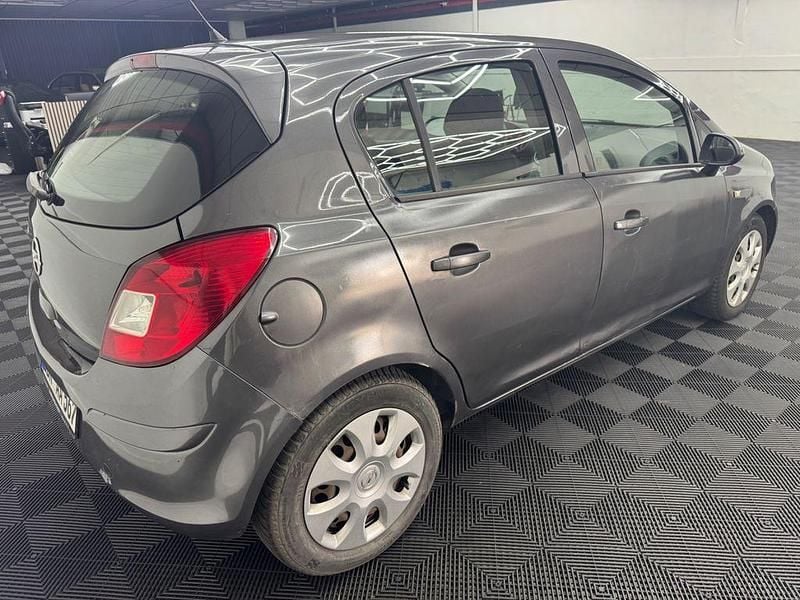 Używany Opel Corsa Satellite 86 KM (63 kW) 2011 Szary Hatchback