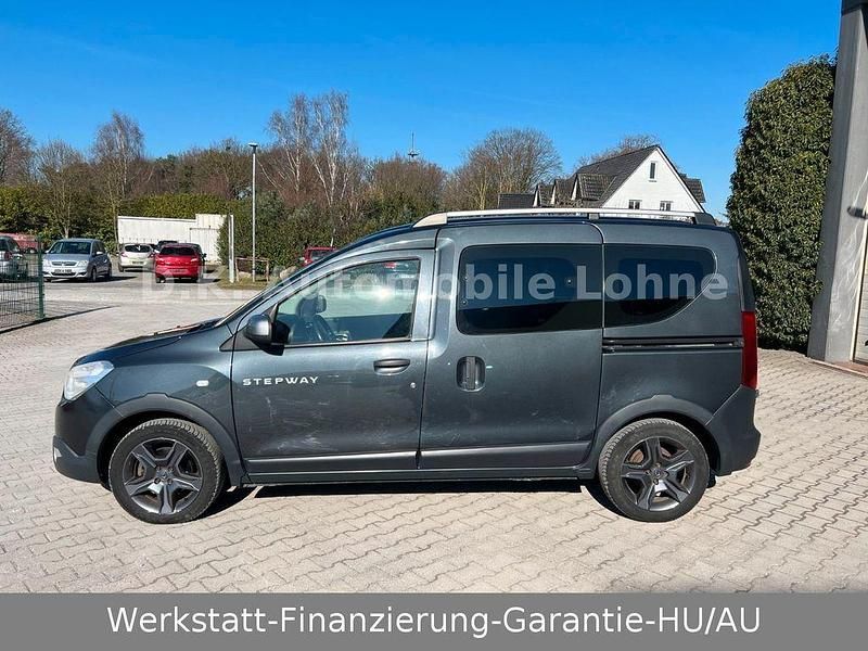 Gebraucht Dacia Dokker Celebration 116 PS (85 kW) 2017 Grau Van / Kleinbus