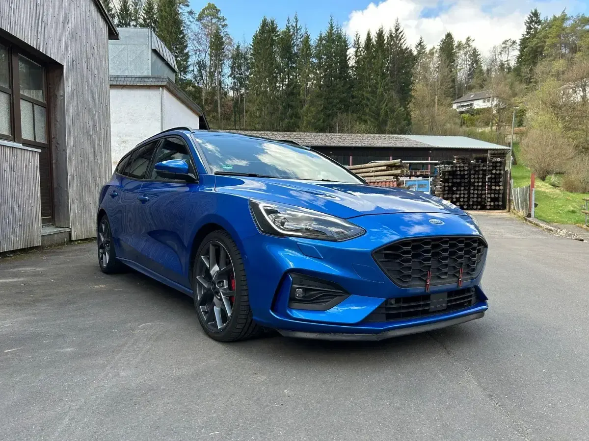 Używany Ford Focus ST-Line 150 KM (110 kW) 2019 Niebieski Kombi