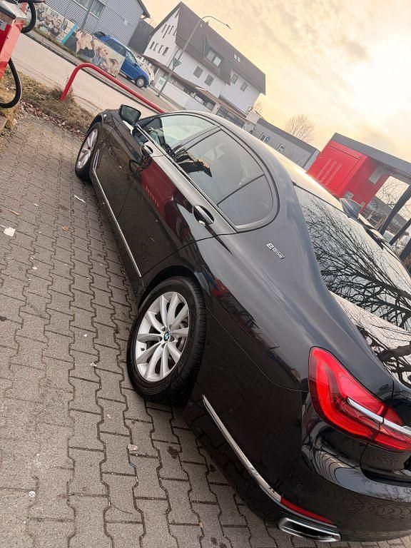 Gebraucht BMW 740L Executive 326 PS (239 kW) 2018 Schwarz Limousine