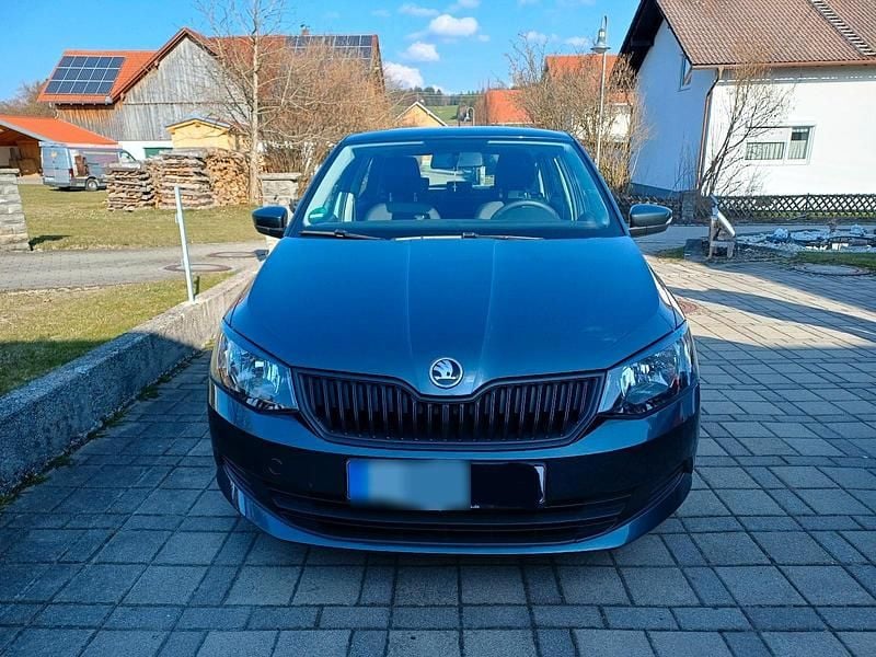 Gebraucht Skoda Fabia 60 PS (44 kW) 2016 Grau Limousine