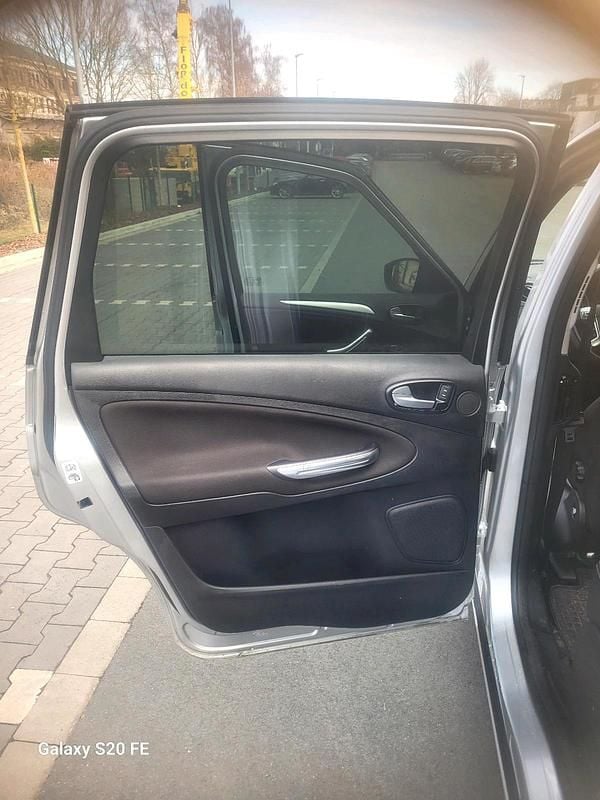 Gebraucht Ford S-MAX Titanium 140 PS (102 kW) 2014 Grau Van / Kleinbus