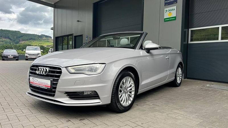 Grau Gebraucht 2015 Audi A3 Cabriolet Ambiente Cabrio | 18.390 € (Etwas zu teuer) - Bild 1/4