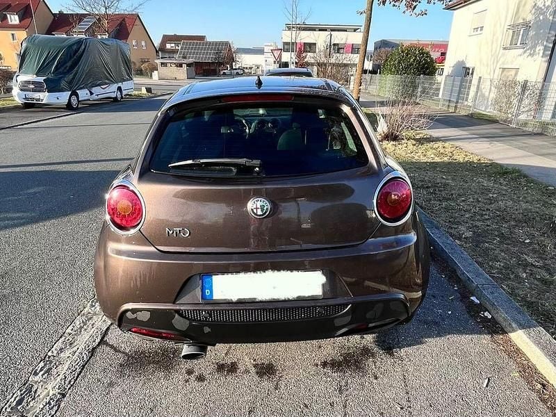 Brugt Alfa Romeo MiTo 105 HK (77 kW) 2012 Brun Hatchback