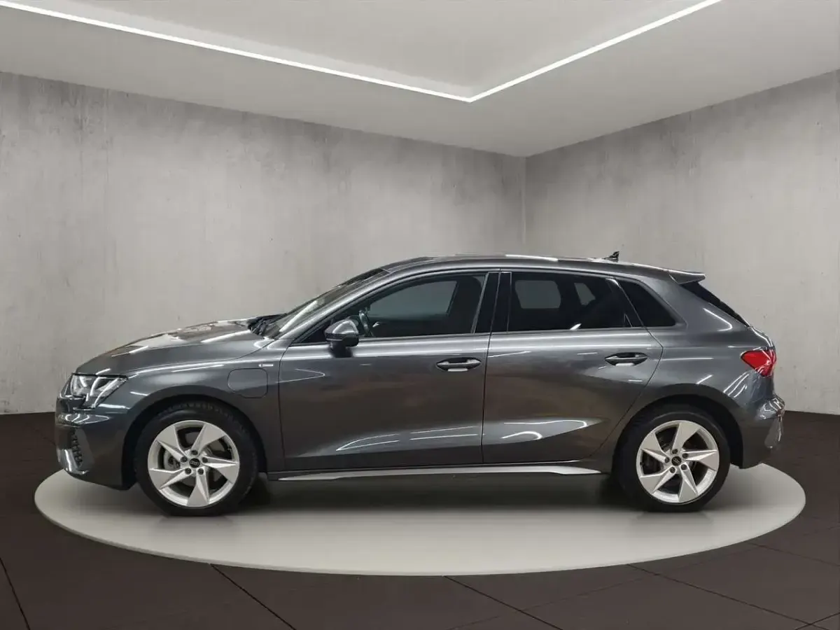 Gebraucht Audi A3 S-Line 204 PS (150 kW) 2022 Daytonagrau perleffekt Limousine