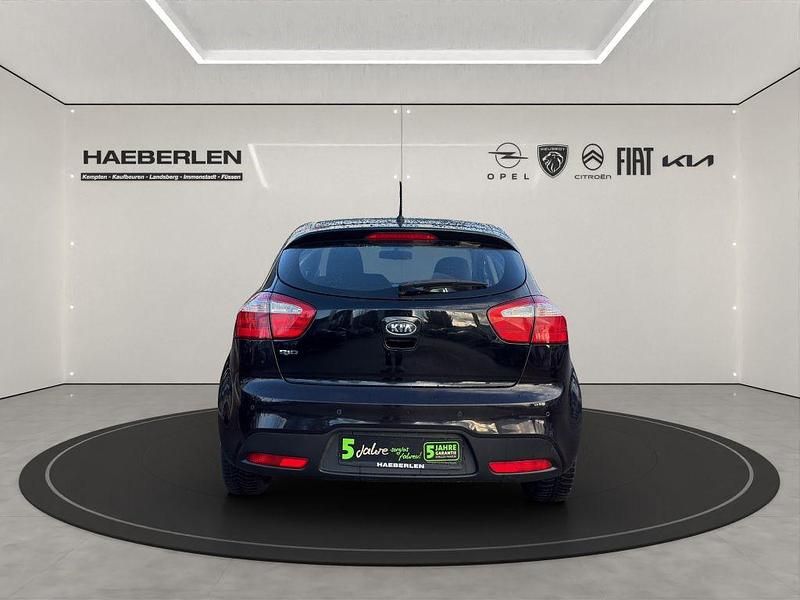 Gebraucht Kia Rio Edition 7 109 PS (80 kW) 2011 Midnightblack met. Limousine