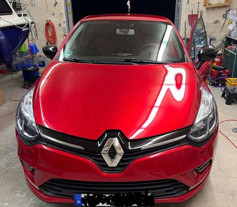 Rot Gebraucht 2019 Renault Clio IV Limousine | 10.500 € (Etwas zu teuer) - Bild 1/4