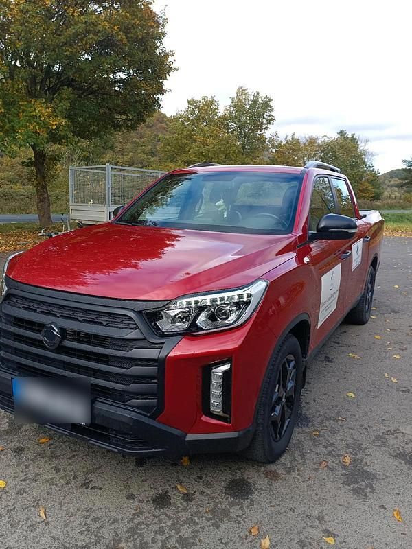 Rot Gebraucht 2023 Ssangyong (KGM) Musso Abholung | 28.900 € (Fairer Preis) - Bild 1/4