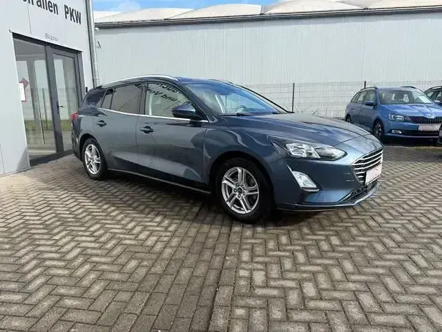 Gebraucht Ford Focus Cool & Connect 136 PS (100 kW) 2020 Blau Limousine