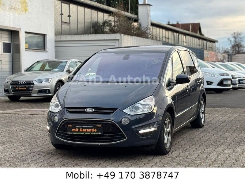 Grau Gebraucht 2012 Ford S-MAX Titanium Van / Kleinbus | 10.799 € (Teuer) - Bild 1/4