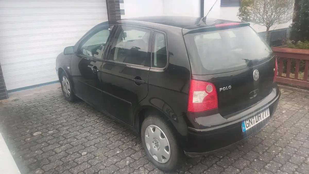 Gebraucht VW Polo 65 PS (47 kW) 2003 Schwarz Limousine