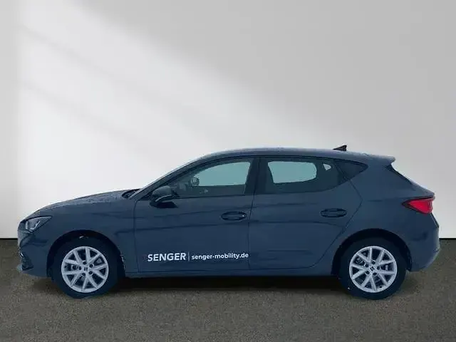 Usata Seat Leon 150 CV (110 kW) 2025 Grigio Utilitaria