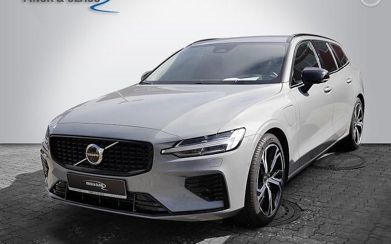 Gebraucht Volvo V60 Plus 350 PS (257 kW) 2025 Grau Kombi