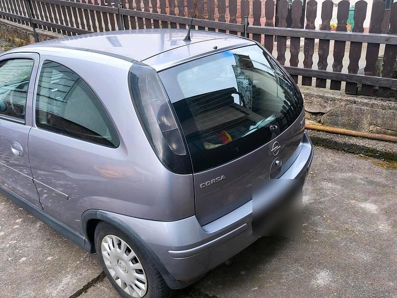 Gebraucht Opel Corsa 80 PS (58 kW) 2005 Violet Kleinwagen
