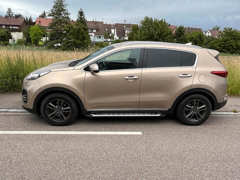 Gold Gebraucht 2018 Kia Sportage GT-Line SUV | 16.450 € (Etwas zu teuer) - Bild 1/4