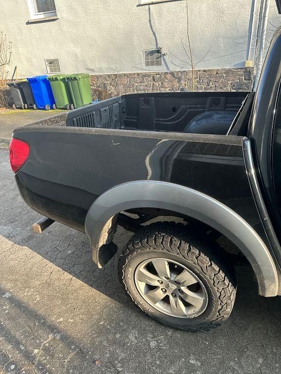 Gebraucht Mitsubishi L200 136 PS (100 kW) 2006 Schwarz Abholung