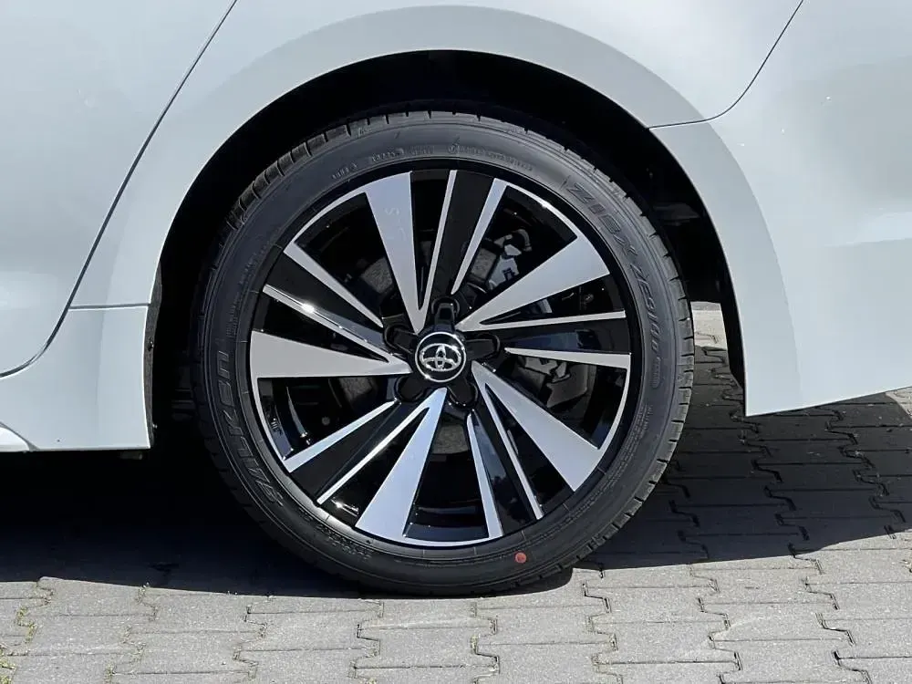 Neu Toyota Corolla Elegant 178 PS (130 kW) 2025 Kombi
