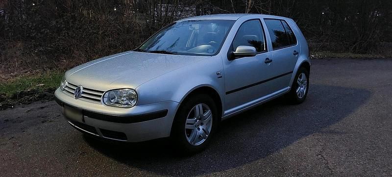 Gebraucht VW Golf IV 75 PS (55 kW) 2002 Silber Kleinwagen