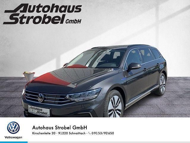 Mangangrau metallic Gebraucht 2021 VW Passat GTE Kombi | 29.390 € (Fairer Preis) - Bild 1/3