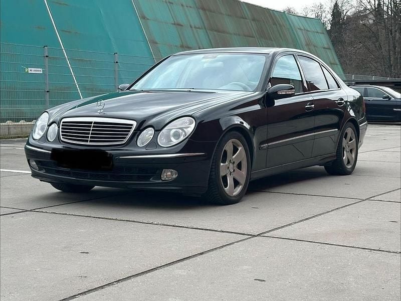 Gebraucht Mercedes E500 Avantgarde 306 PS (225 kW) 2004 Schwarz Limousine