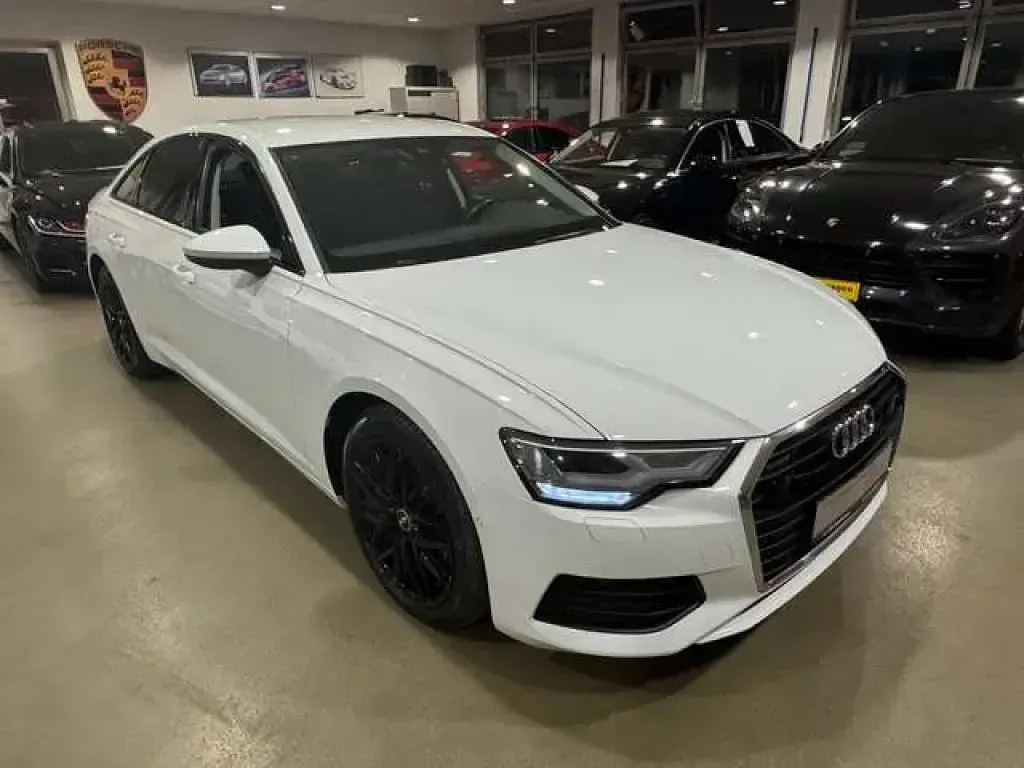 Gebraucht Audi A6 Basis 299 PS (219 kW) 2020 Gletscherweiß metallic (metallic) Limousine