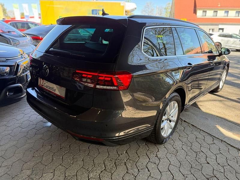 Gebraucht VW Passat 150 PS (110 kW) 2024 Grau Kombi