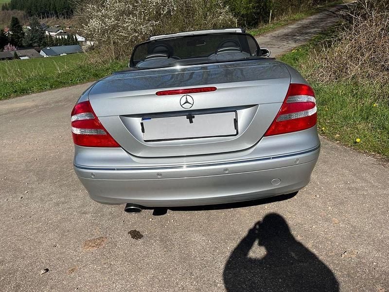Gebraucht Mercedes CLK320 Elegance 218 PS (160 kW) 2004 Silber Cabrio